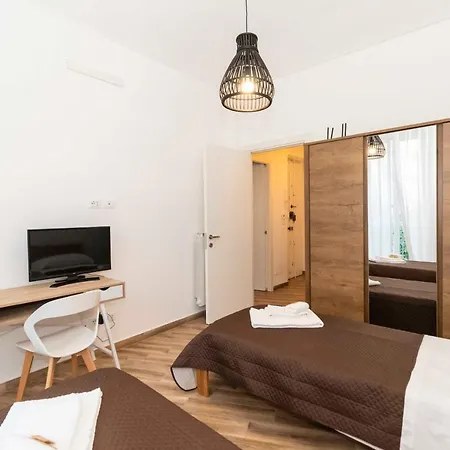 Roomy & X4! Apartament